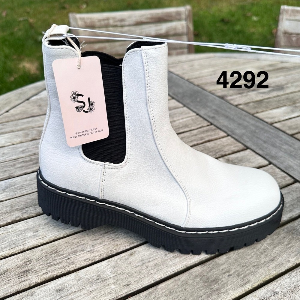 Sincerely Jules Hippie White Lug Sole Platform Ankle Boots Womens Size 8.5